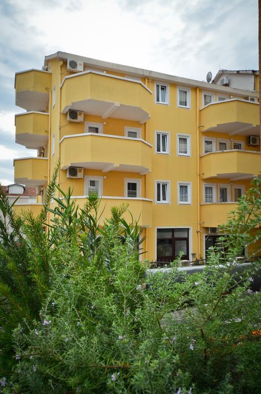 Apartmani Alexandra Budva Eksteriør bilde